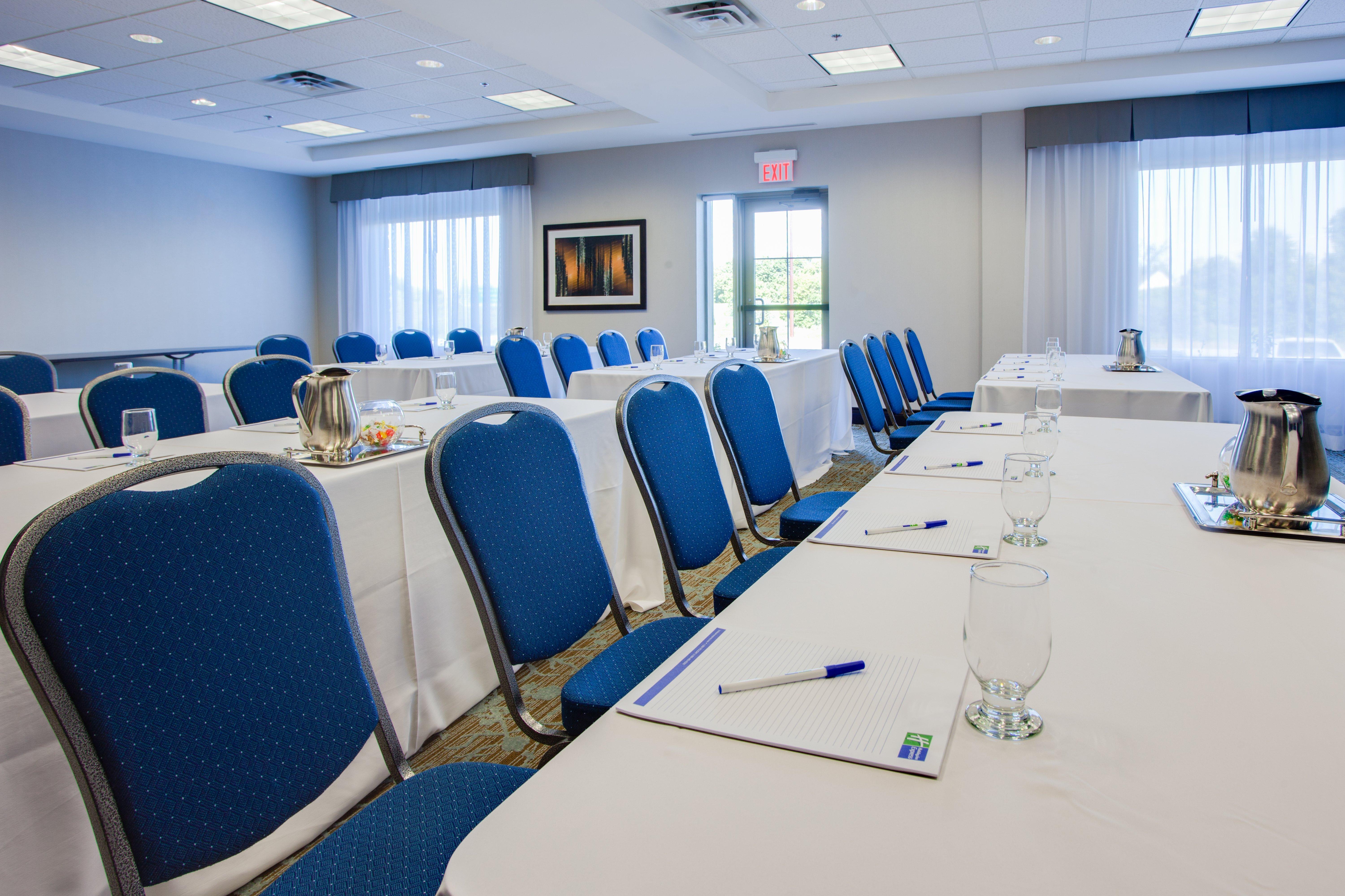Holiday Inn Express & Suites Ottawa East-Orleans By Ihg Dış mekan fotoğraf