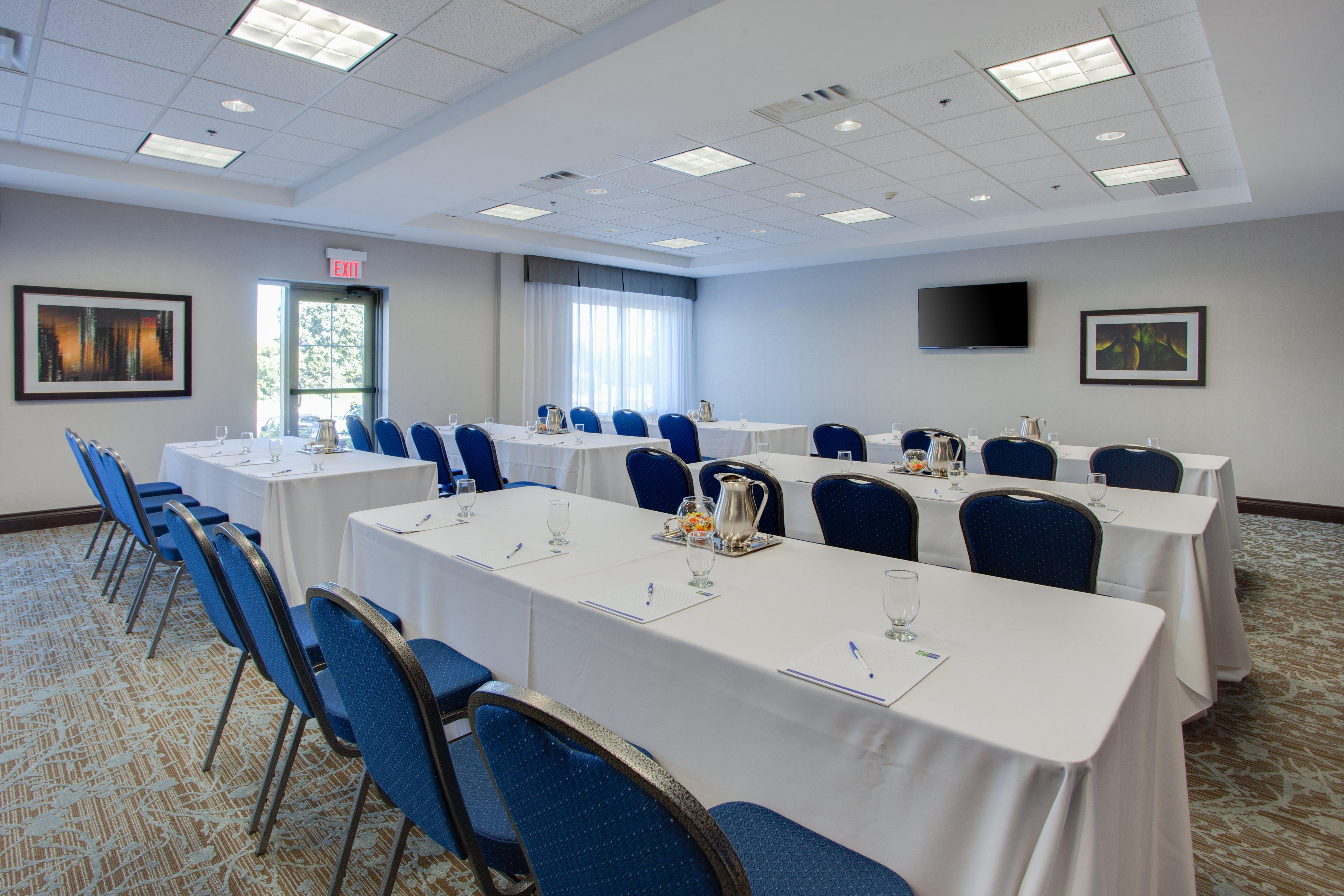 Holiday Inn Express & Suites Ottawa East-Orleans By Ihg Dış mekan fotoğraf