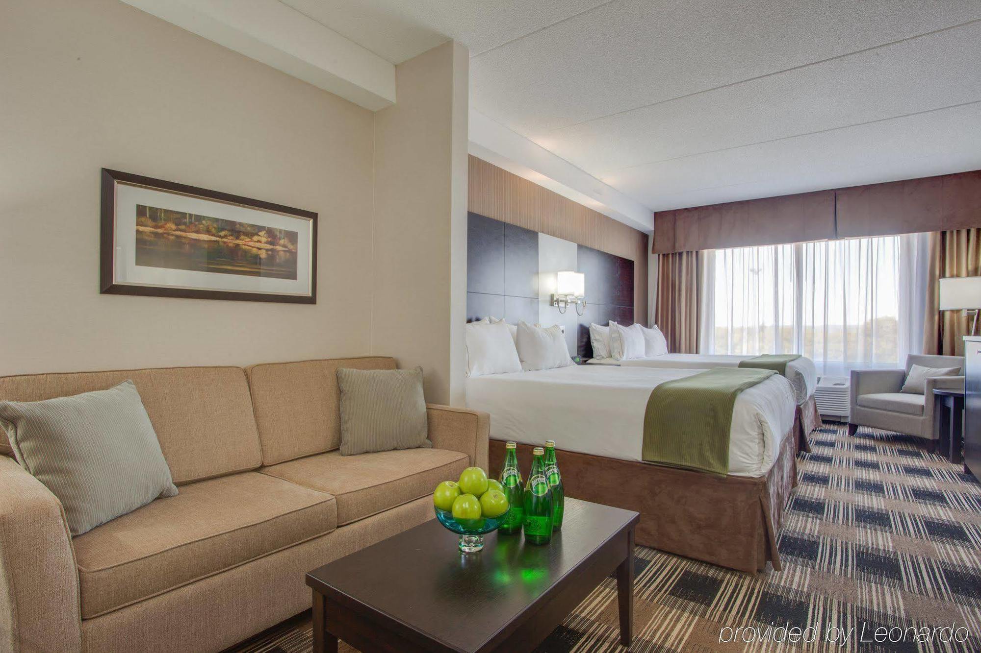Holiday Inn Express & Suites Ottawa East-Orleans By Ihg Dış mekan fotoğraf